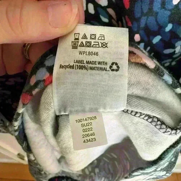 Women’s long sleeve turtleneck shirt by Karen Scott multicolor abstract size M - Picture 8 of 12